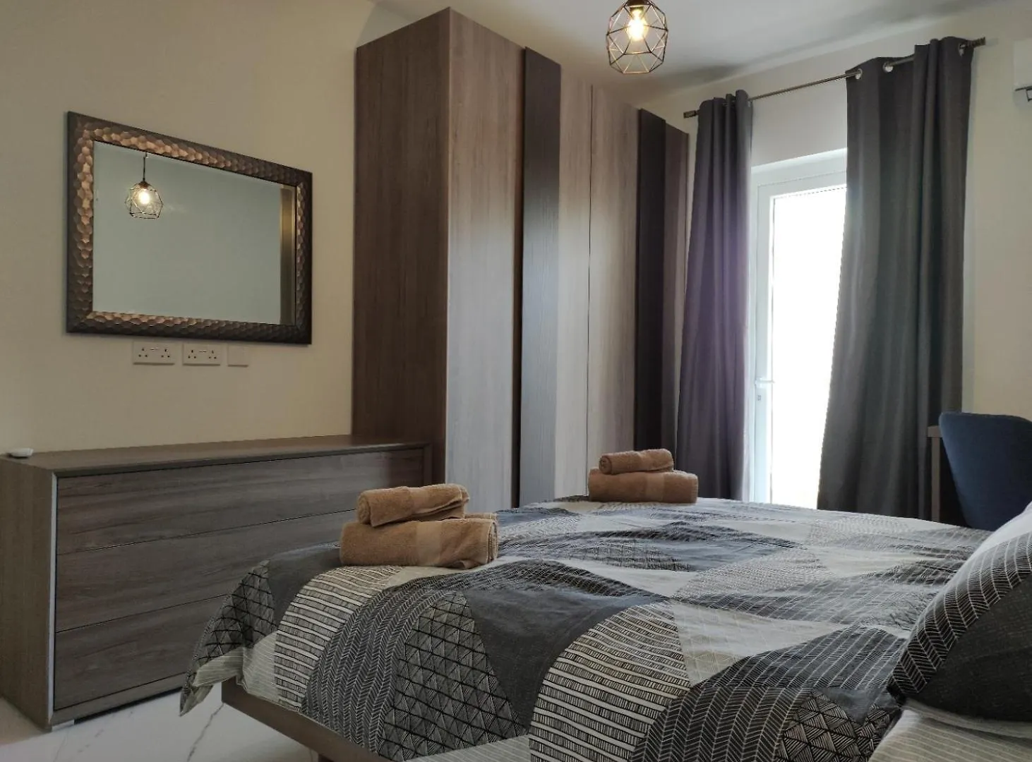 Apartment Il-Girna- Modern Seaside Accommodation Marsaskala