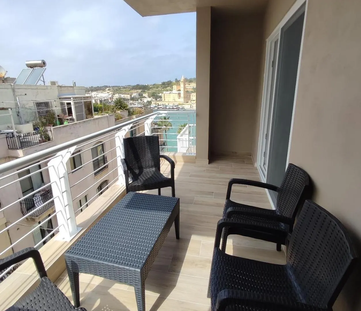 Апартаменты Il-Girna- Modern Seaside Accommodation Марсаскала Мальта