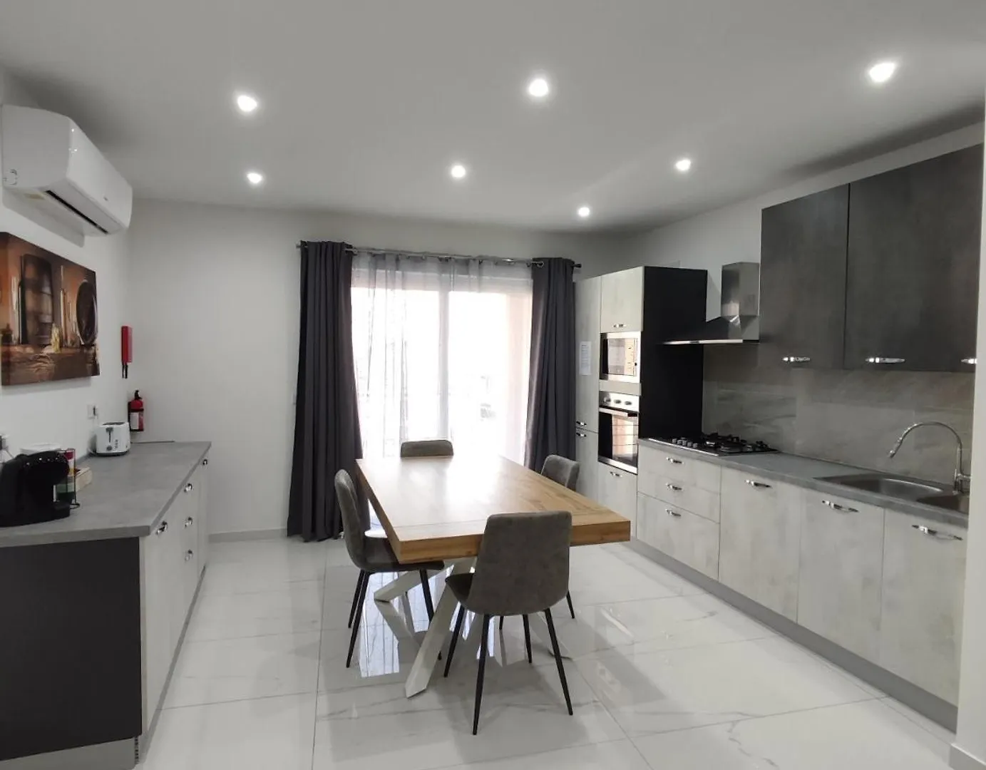 Il-Girna- Modern Seaside Accommodation Marsaskala