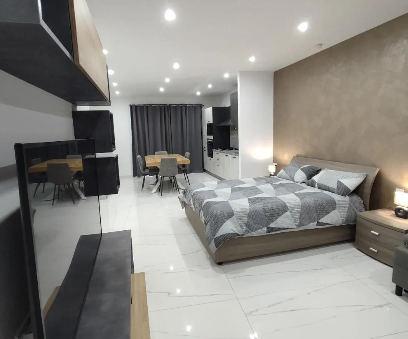 Апартаменты Il-Girna- Modern Seaside Accommodation Марсаскала