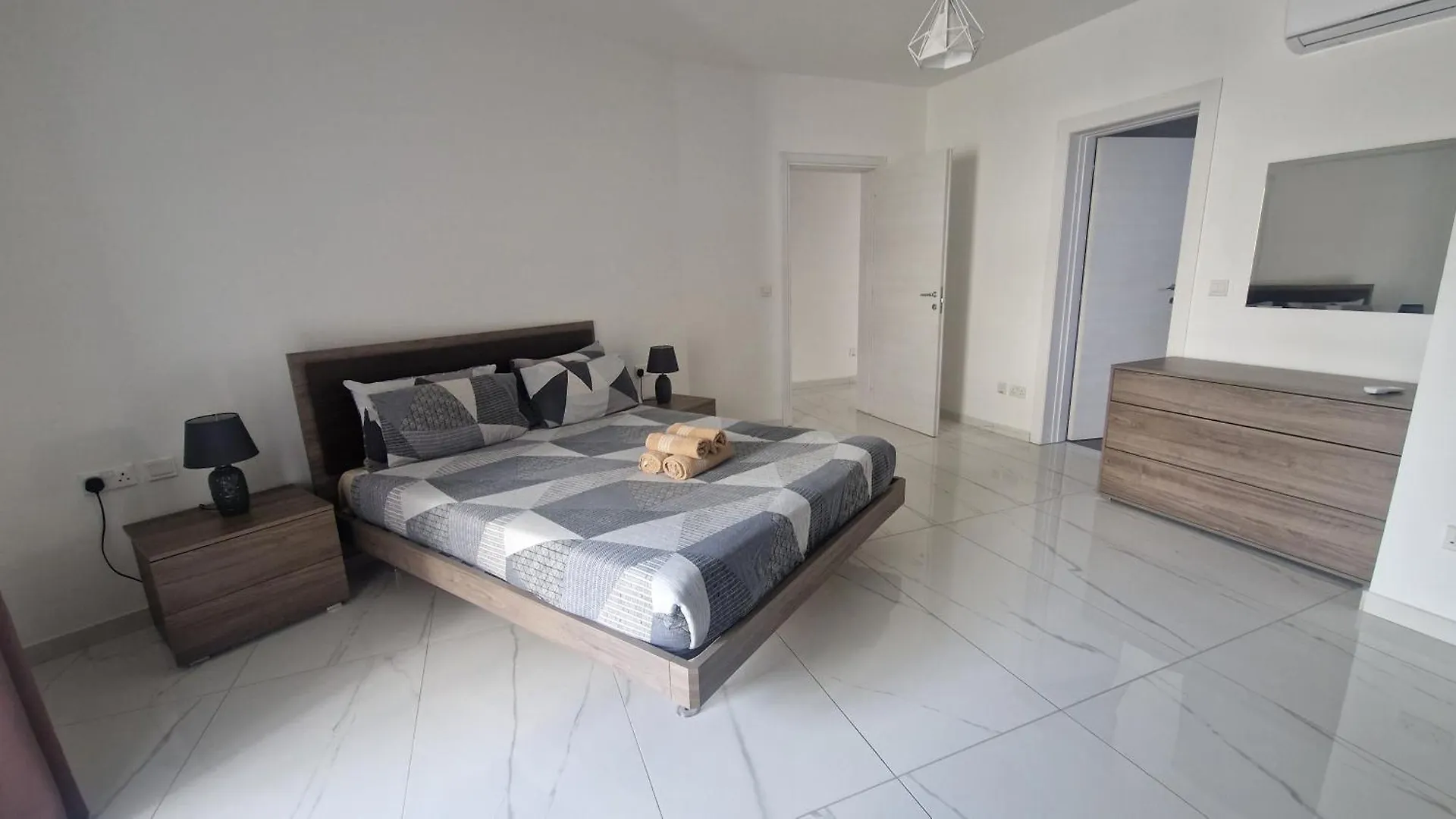 Il-Girna- Modern Seaside Accommodation Марсаскала Мальта