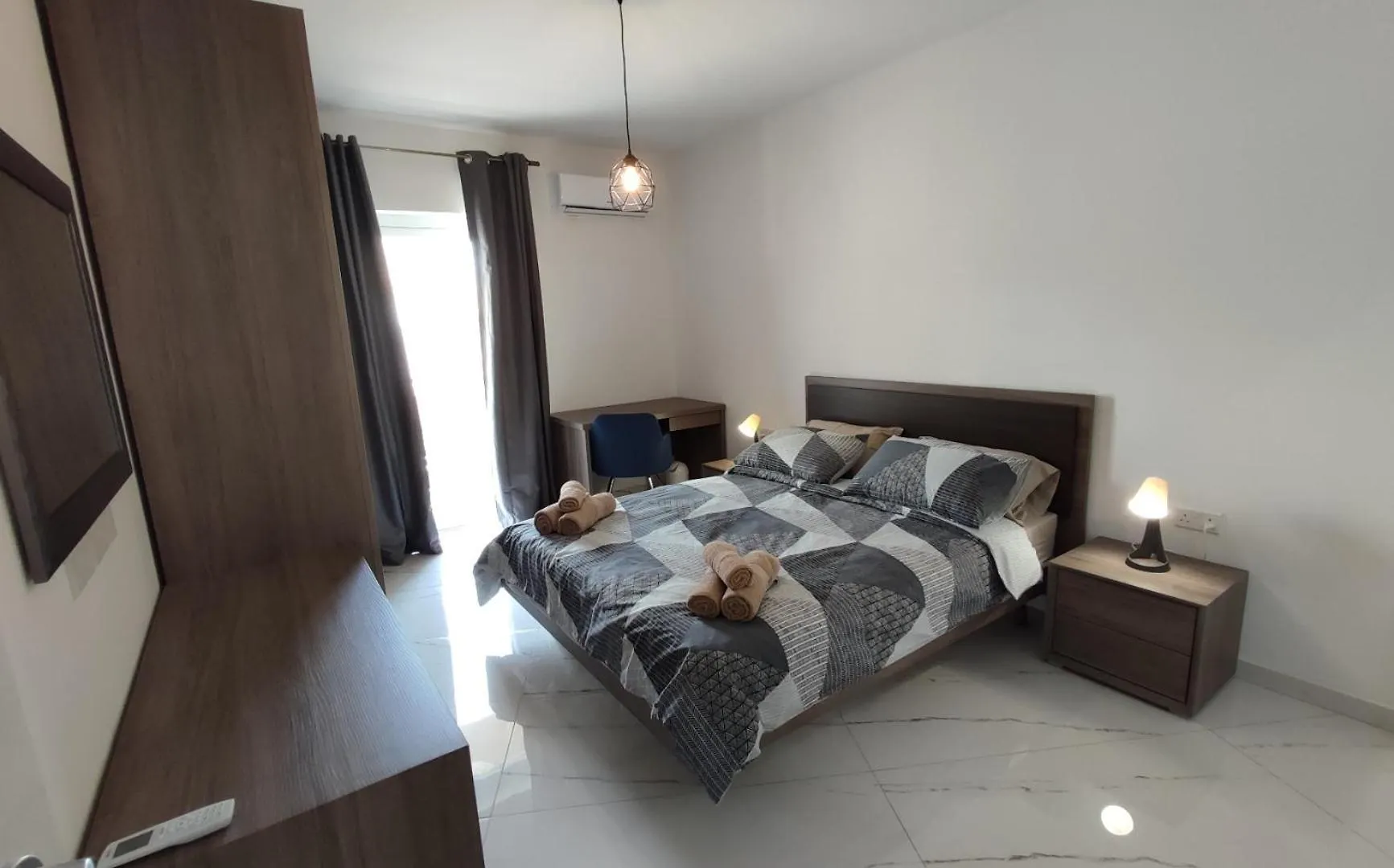 Il-Girna- Modern Seaside Accommodation Marsaskala Apartment