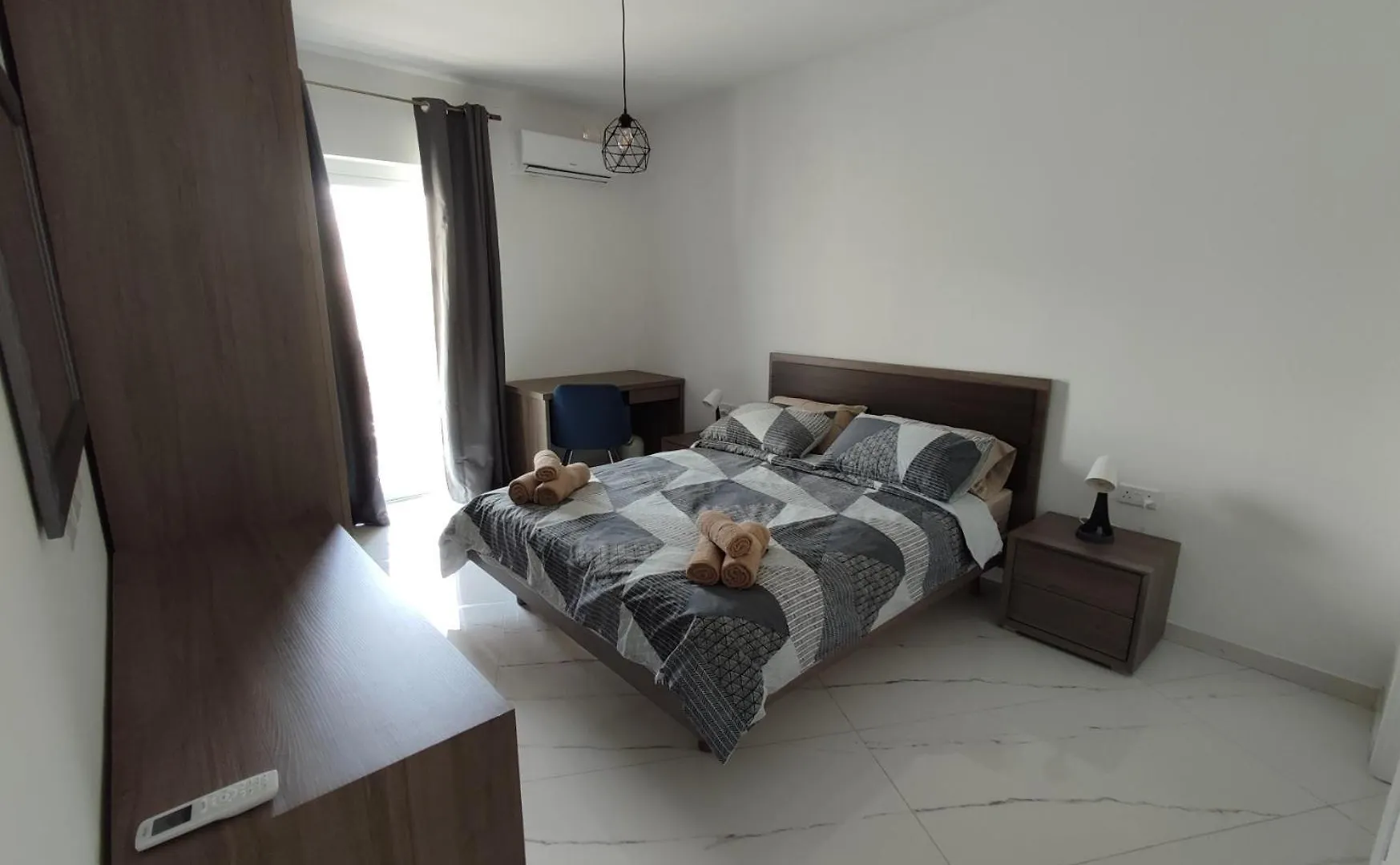 Il-Girna- Modern Seaside Accommodation Marsaskala Apartment