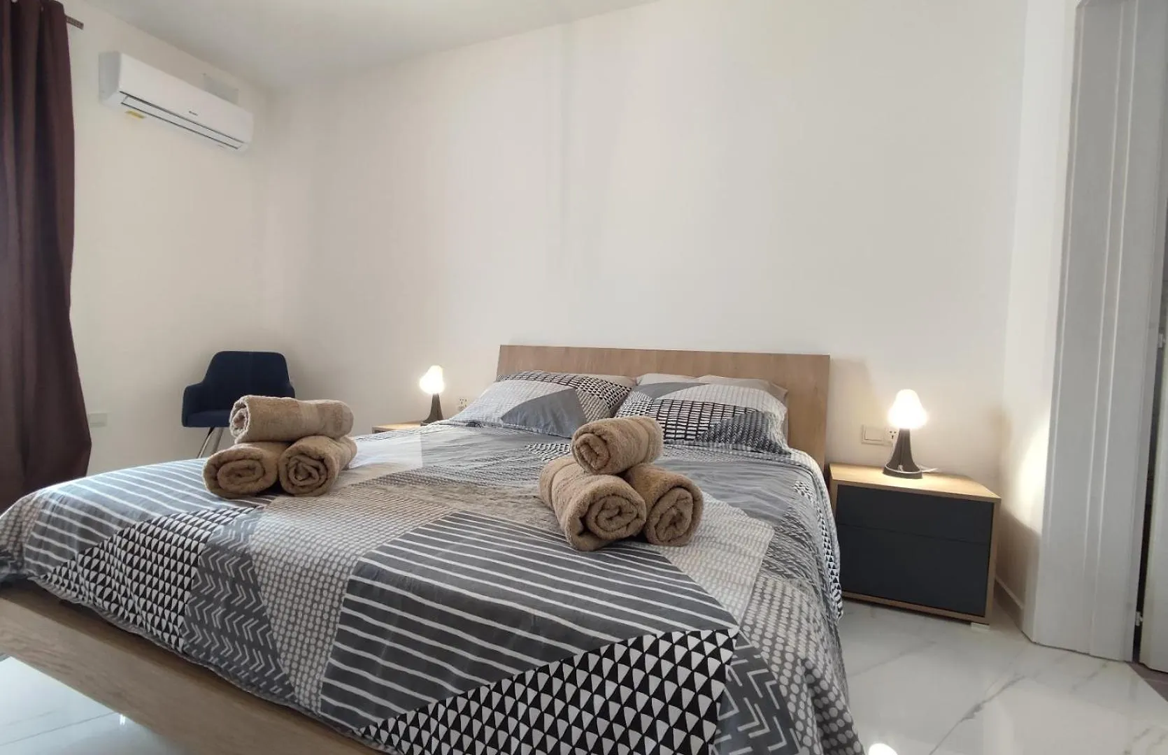 Il-Girna- Modern Seaside Accommodation Marsaskala Apartment