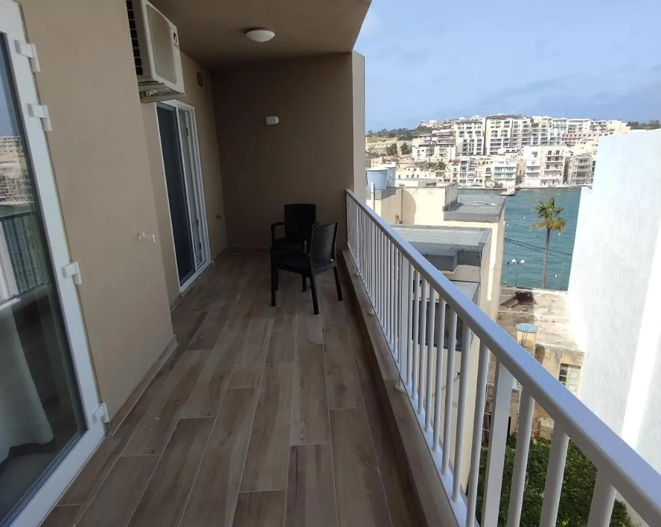 Il-Girna- Modern Seaside Accommodation Marsaskala