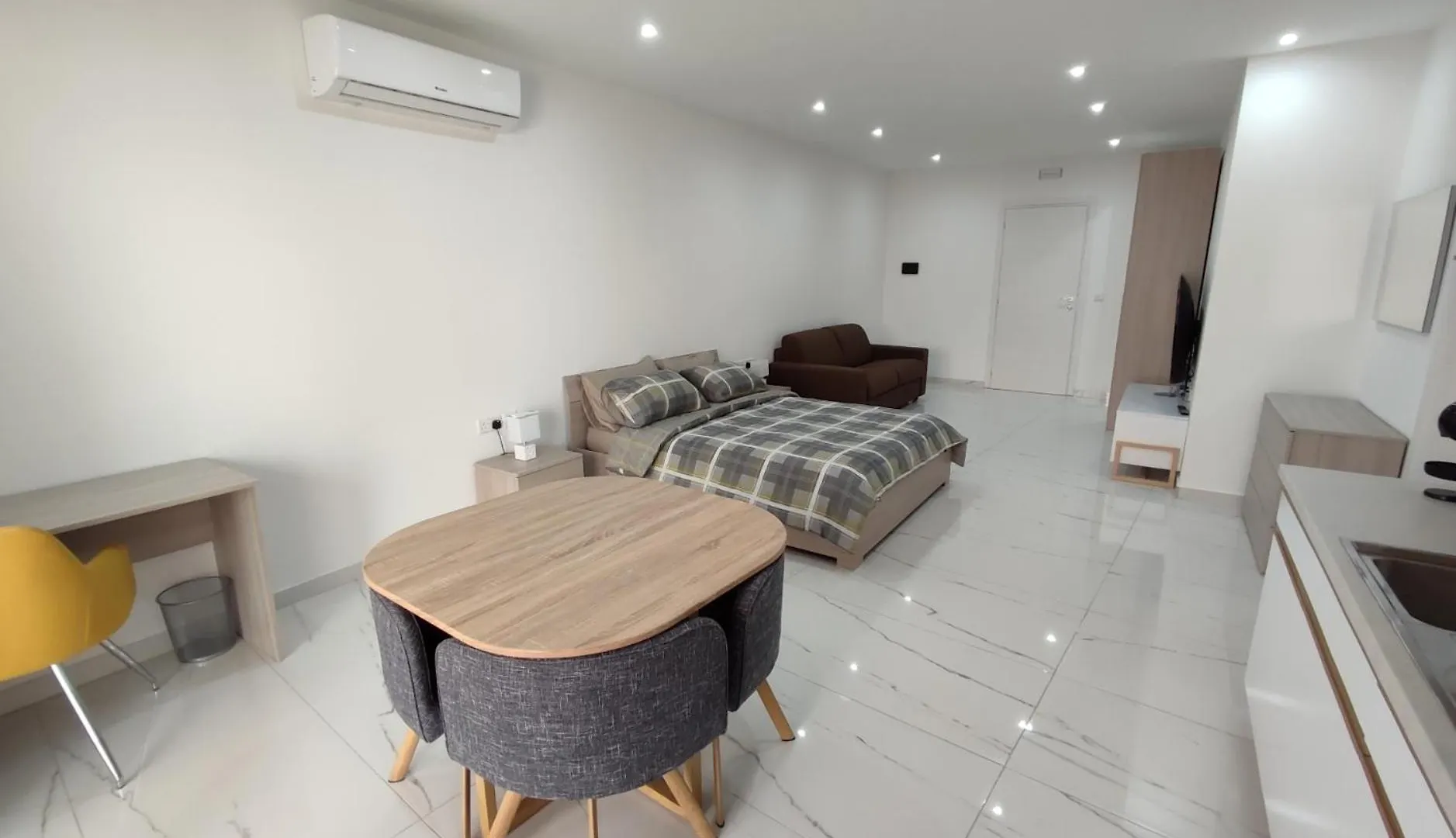 Il-Girna- Modern Seaside Accommodation Marsaskala