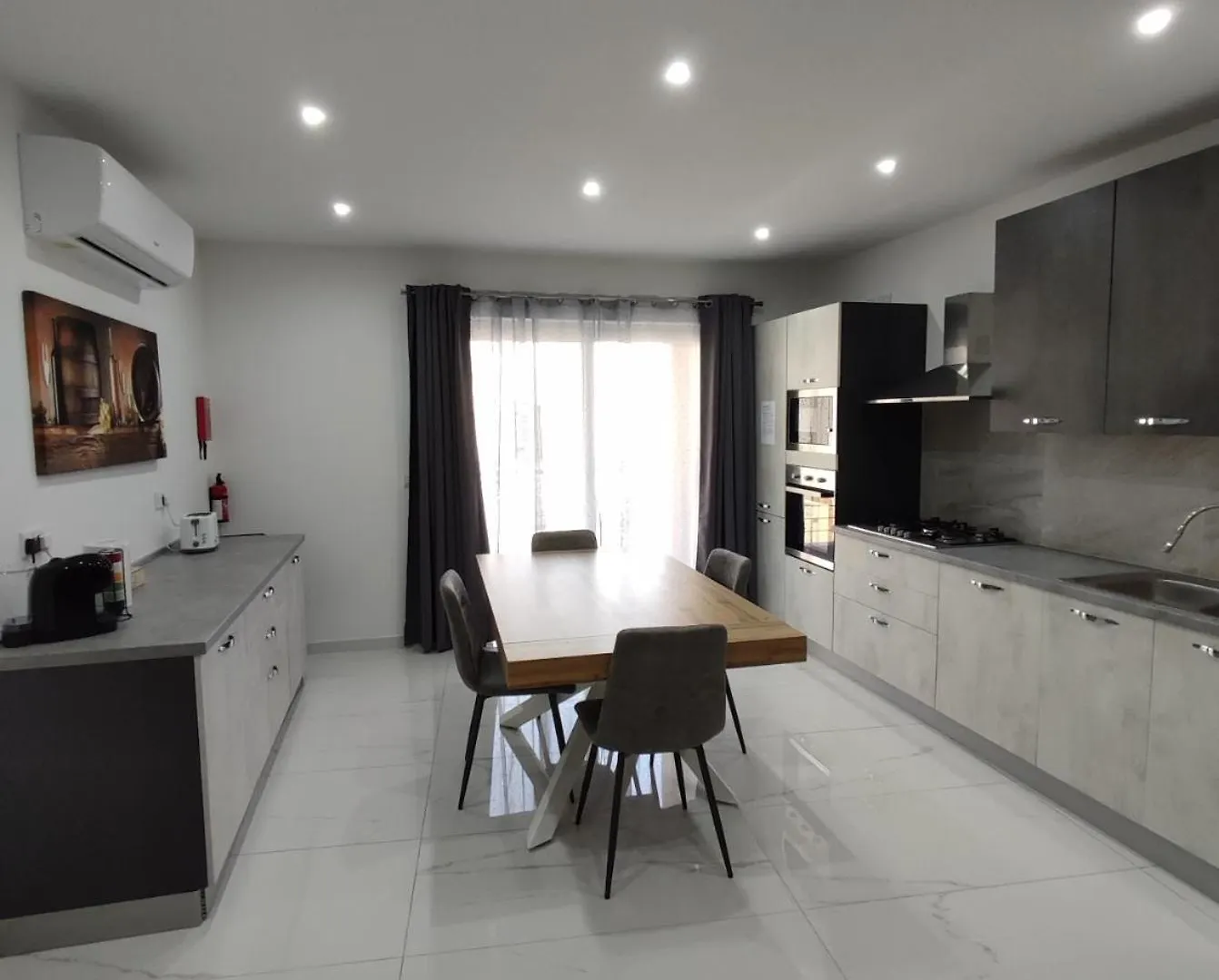 Il-Girna- Modern Seaside Accommodation Marsaskala Apartment