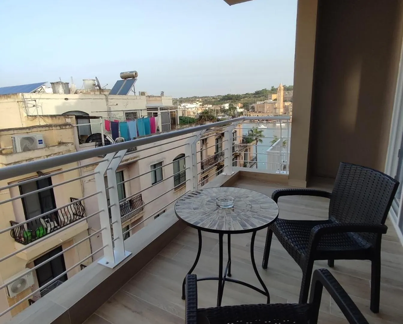 Il-Girna- Modern Seaside Accommodation Marsaskala Apartment