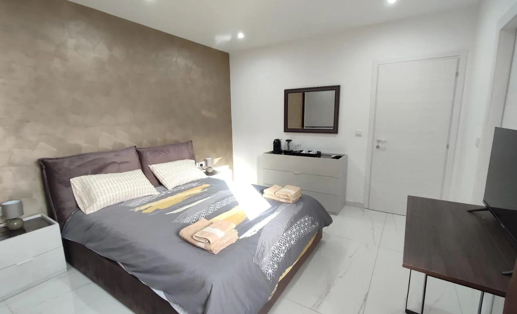 Apartment Il-Girna- Modern Seaside Accommodation Marsaskala Malta