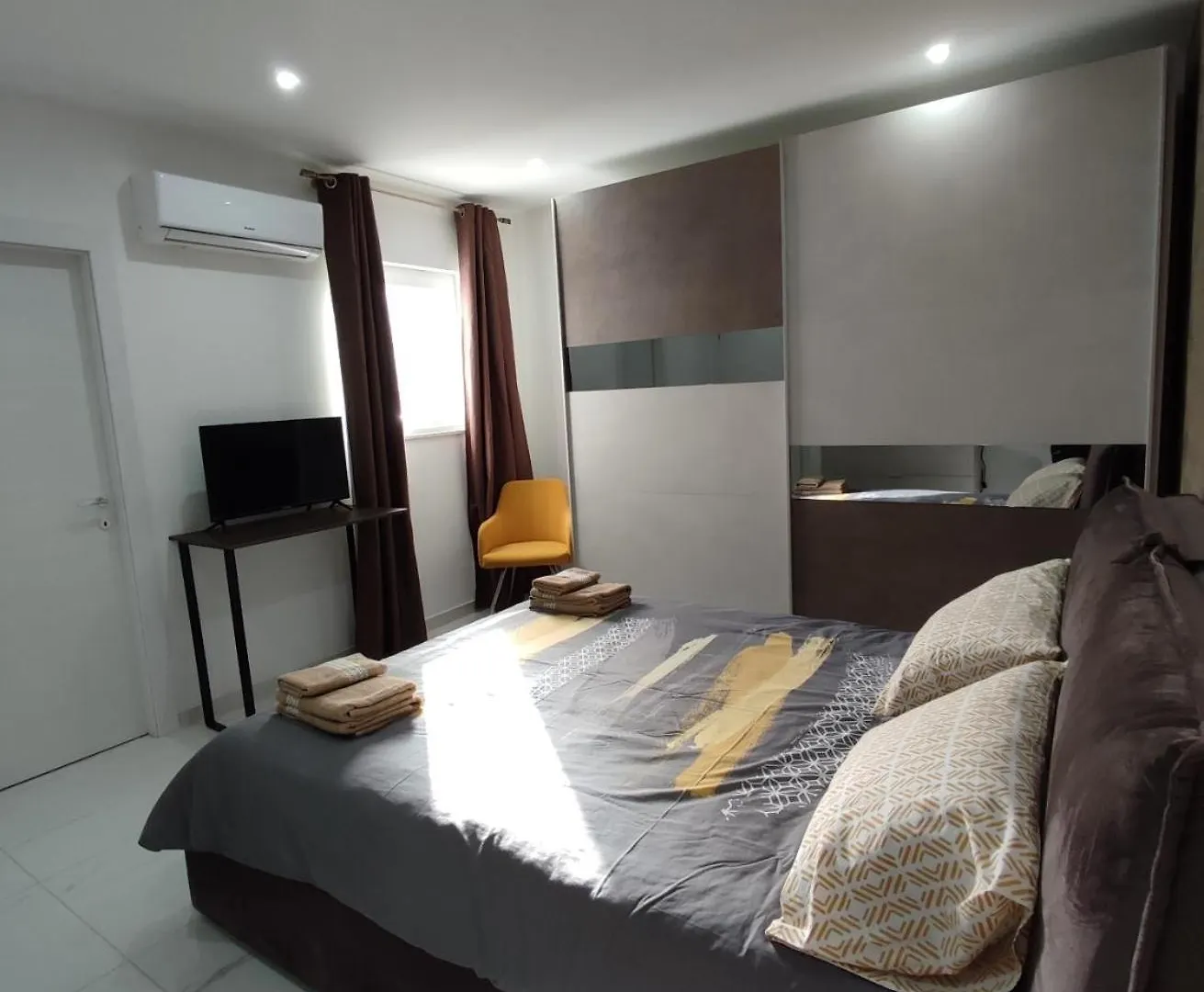 Il-Girna- Modern Seaside Accommodation Marsaskala Malta