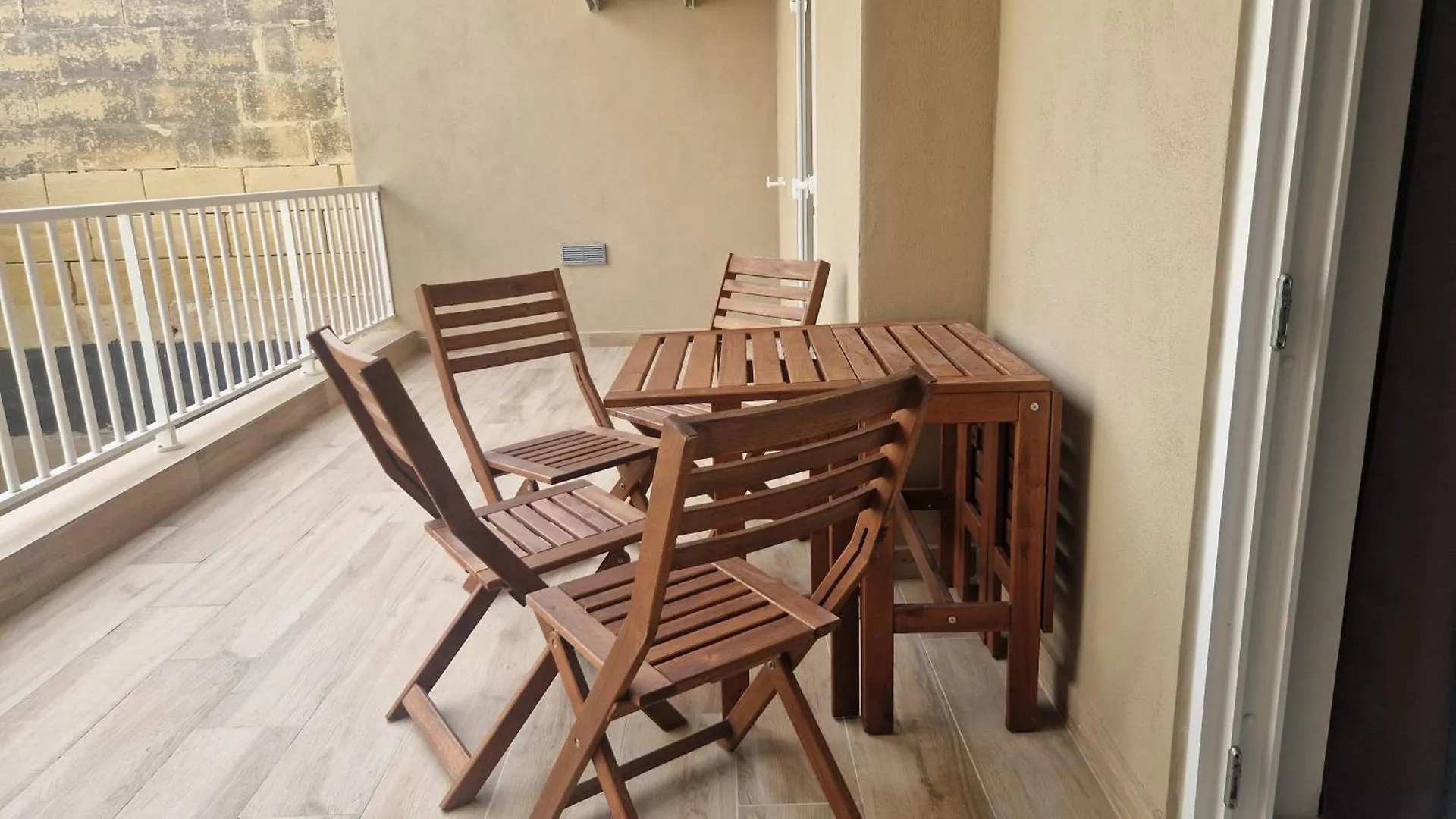 Il-Girna- Modern Seaside Accommodation Marsaskala