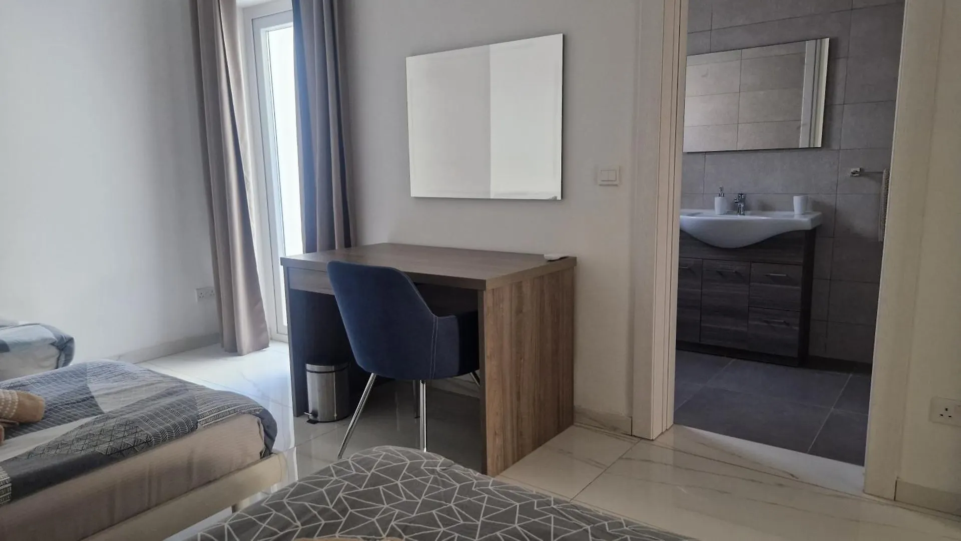 Il-Girna- Modern Seaside Accommodation Marsaskala Malta