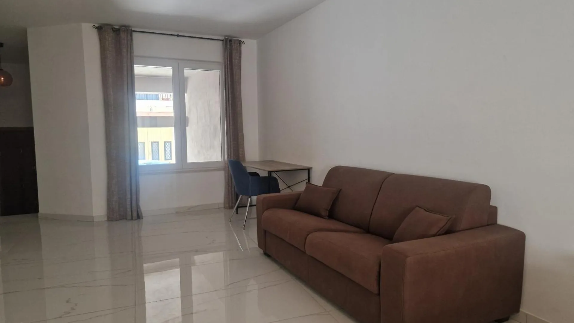 Il-Girna- Modern Seaside Accommodation Marsaskala Apartment