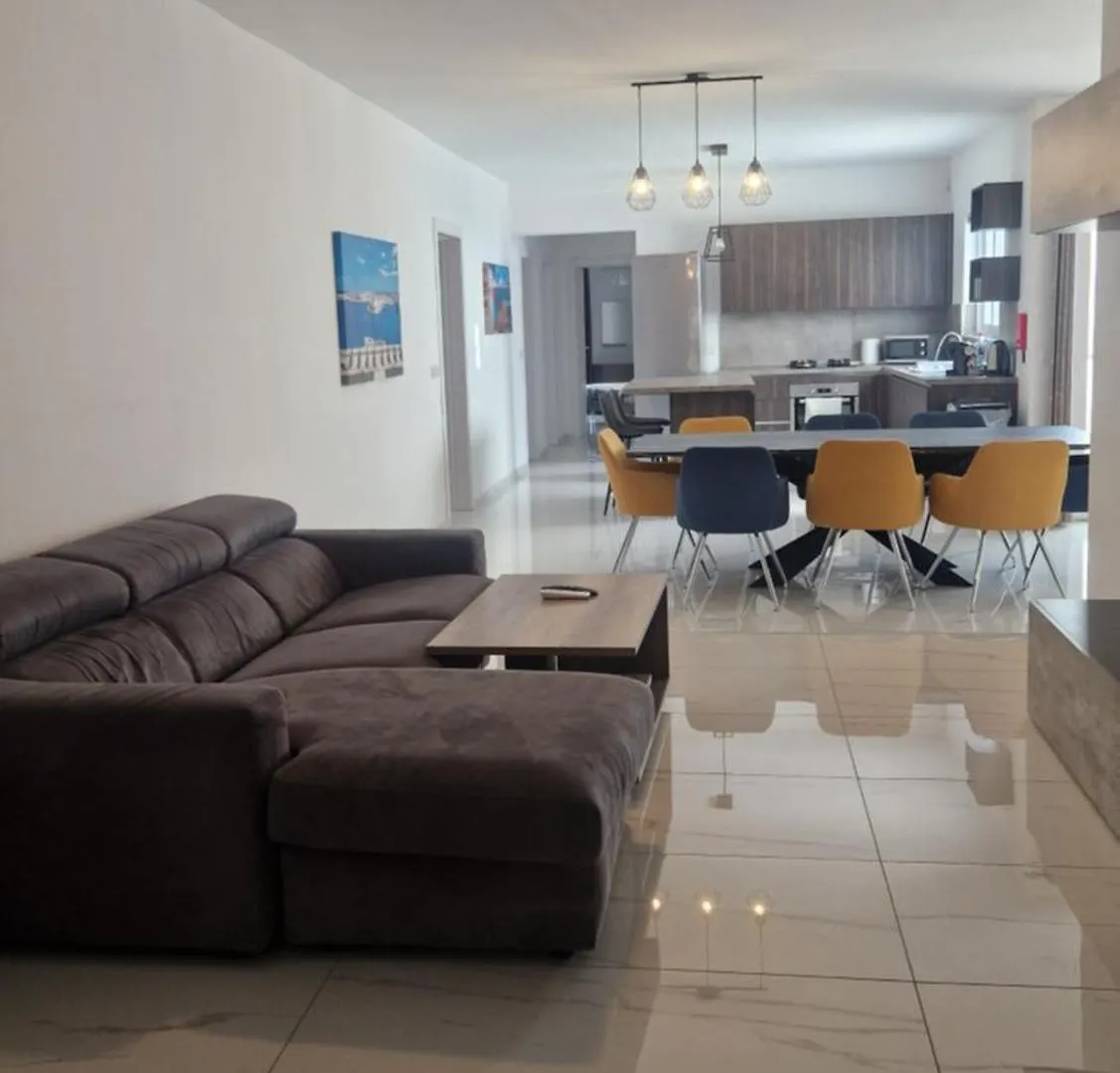Apartment Il-Girna- Modern Seaside Accommodation Marsaskala